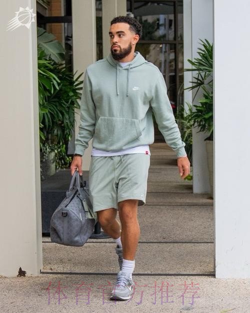 气质非凡！太阳官媒晒众球员入场穿搭照：一周工作圆满结束